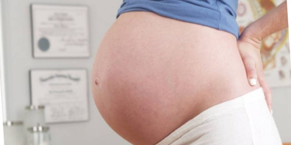 在怀孕期间，女性经常会出现腰部疼痛的情况。