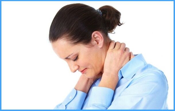 颈部骨软骨病女性的颈部疼痛